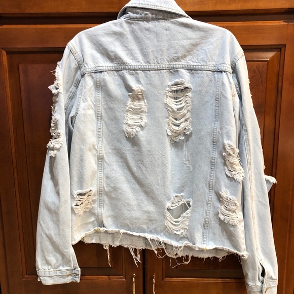 Pretty Little Thing distressed denim jacket size L - Picture 2 of 11